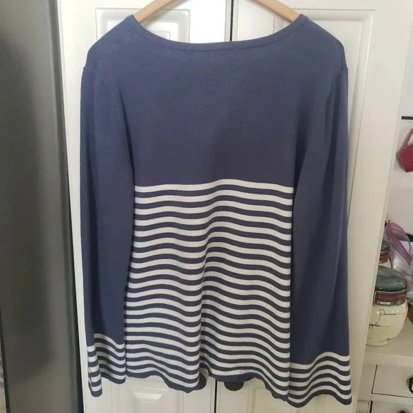 Hannah Striped V-neck Lightweight Nylon Blend Pullover Sweater - Picture 5 of 7